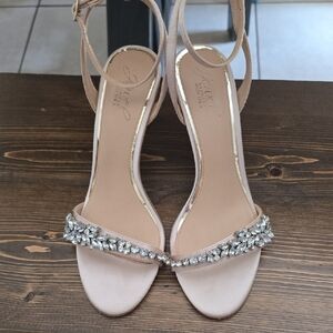Elegant Nude Sandals with Rhinestone Detailing